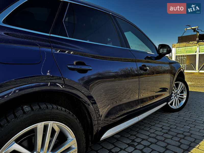 Позашляховик / Кросовер Audi Q5 2017 в Львові