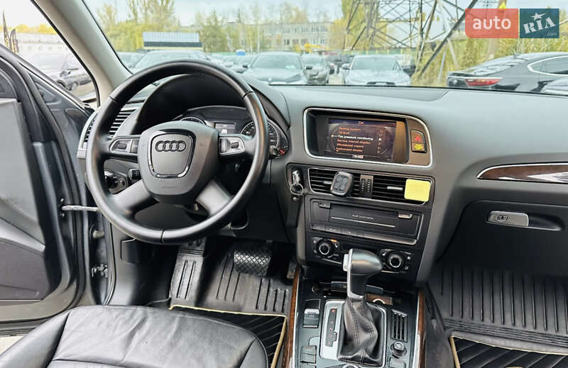 Внедорожник / Кроссовер Audi Q5 2011 в Золочеве