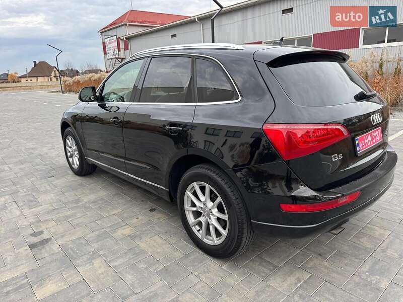 Позашляховик / Кросовер Audi Q5 2011 в Луцьку