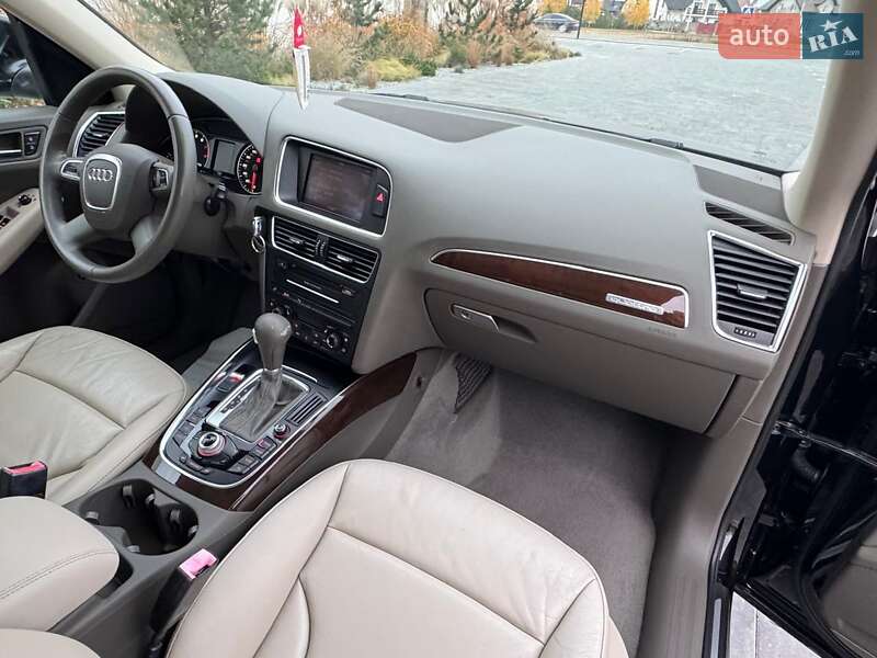 Позашляховик / Кросовер Audi Q5 2011 в Луцьку