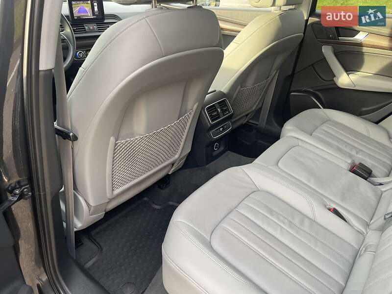 Внедорожник / Кроссовер Audi Q5 2017 в Киеве