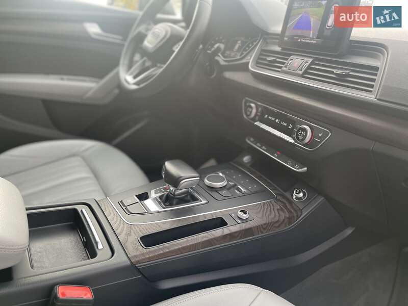 Внедорожник / Кроссовер Audi Q5 2017 в Киеве