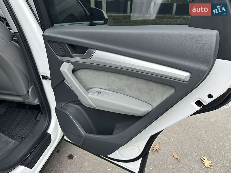 Позашляховик / Кросовер Audi Q5 2018 в Вінниці