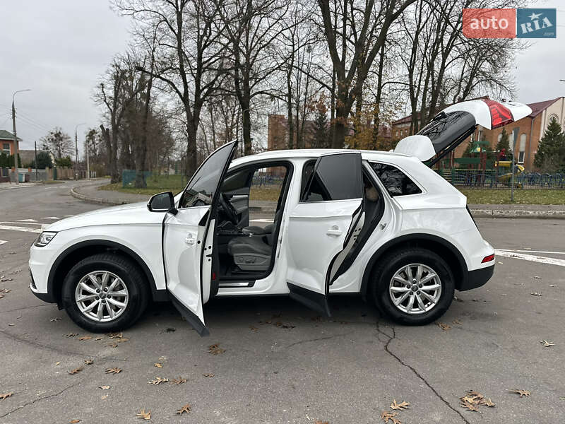 Позашляховик / Кросовер Audi Q5 2018 в Вінниці
