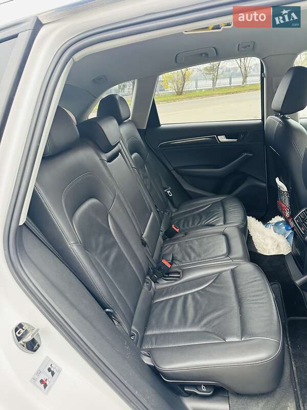 Внедорожник / Кроссовер Audi Q5 2013 в Тернополе