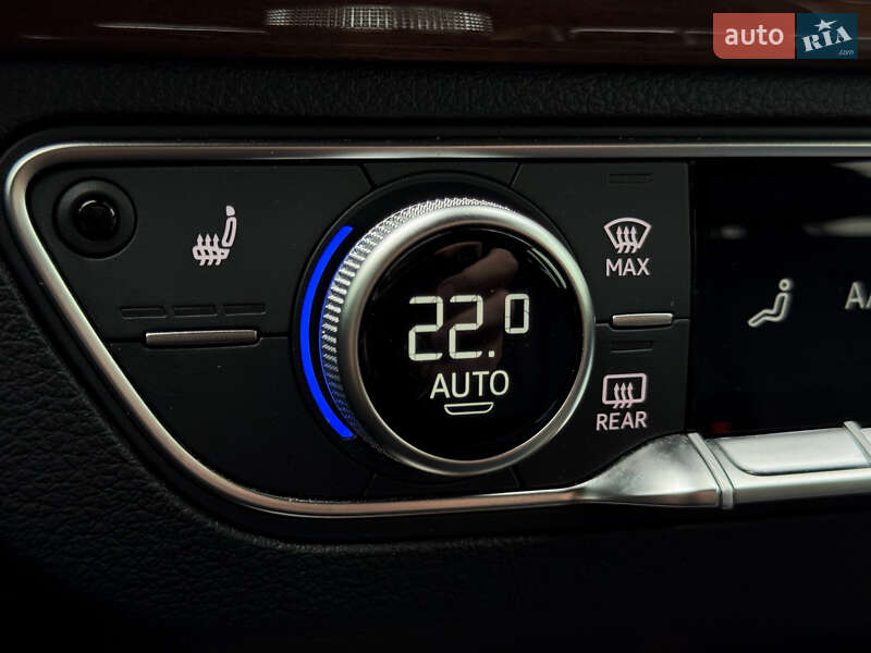 Позашляховик / Кросовер Audi Q5 2022 в Києві