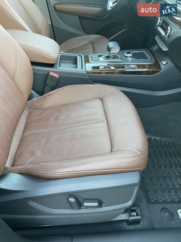 Позашляховик / Кросовер Audi Q5 2018 в Луцьку фото 40 Позашляховик / Кросовер Audi Q5 2018 в Луцьку