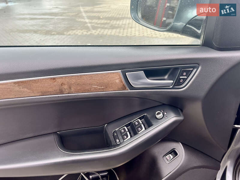 Позашляховик / Кросовер Audi Q5 2016 в Чернівцях