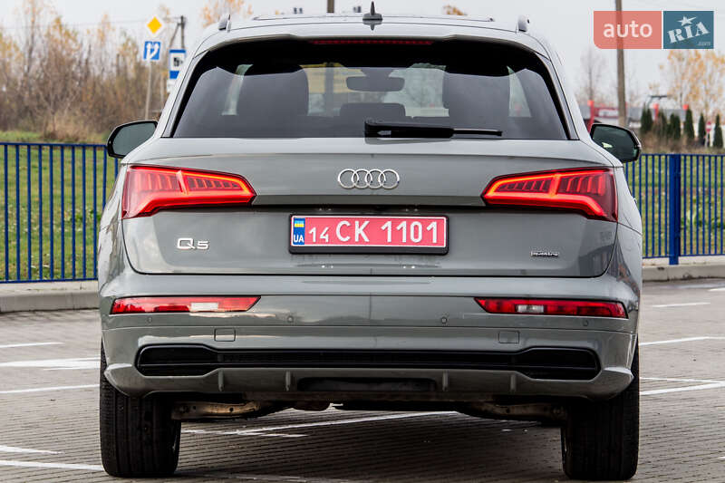 Внедорожник / Кроссовер Audi Q5 2020 в Нововолынске