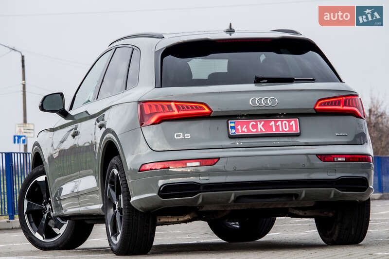 Внедорожник / Кроссовер Audi Q5 2020 в Нововолынске