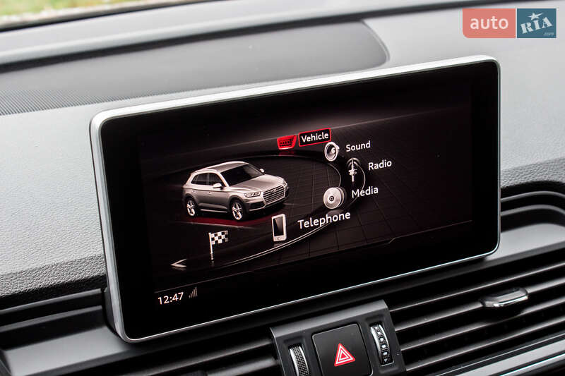 Внедорожник / Кроссовер Audi Q5 2020 в Нововолынске