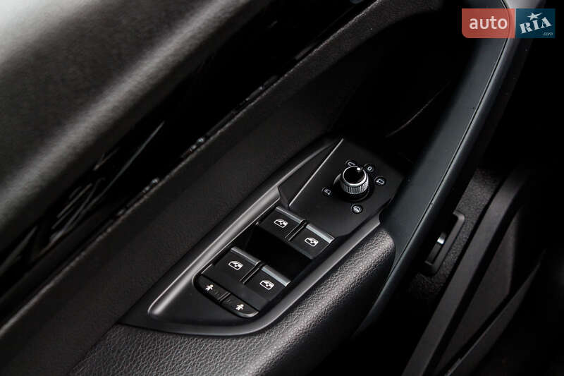 Внедорожник / Кроссовер Audi Q5 2020 в Нововолынске