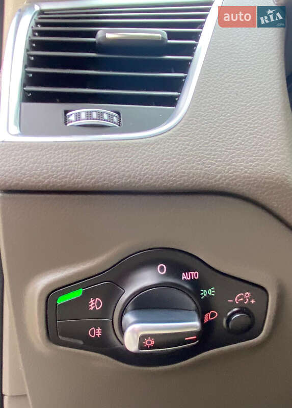 Позашляховик / Кросовер Audi Q5 2015 в Рівному