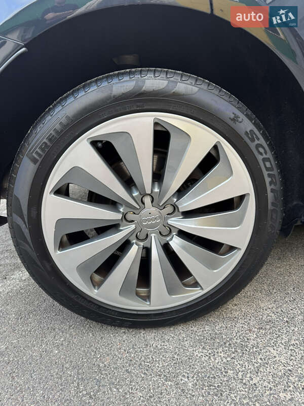 Позашляховик / Кросовер Audi Q5 2013 в Володимирі