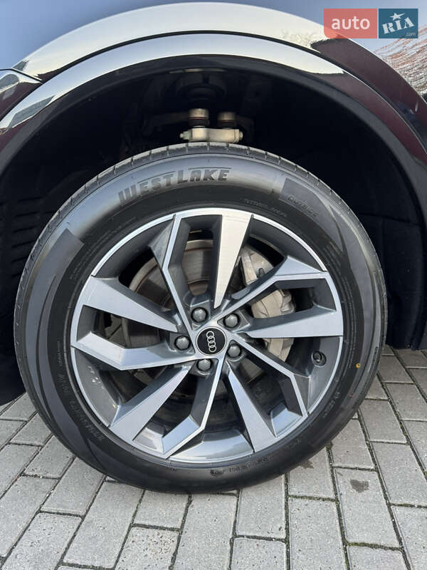Позашляховик / Кросовер Audi Q5 2021 в Володимирі