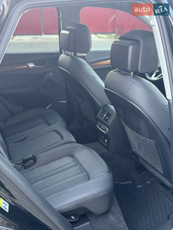Позашляховик / Кросовер Audi Q5 2021 в Володимирі