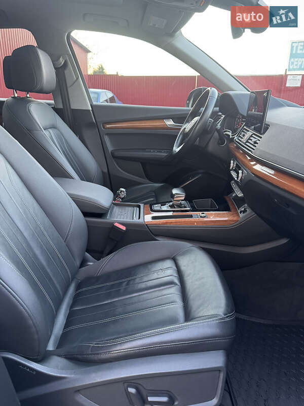 Позашляховик / Кросовер Audi Q5 2021 в Володимирі