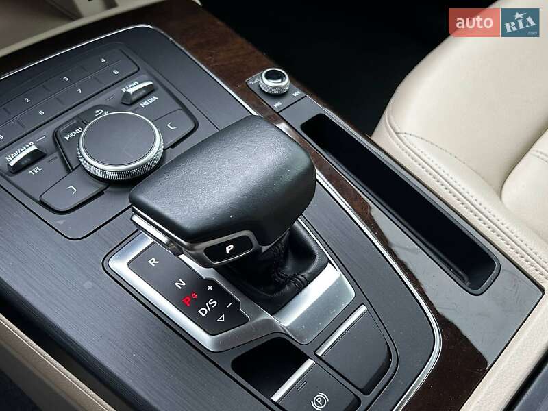 Внедорожник / Кроссовер Audi Q5 2019 в Киеве