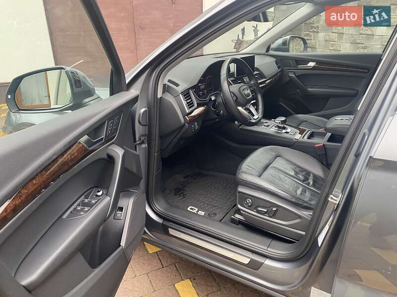 Позашляховик / Кросовер Audi Q5 2017 в Рівному