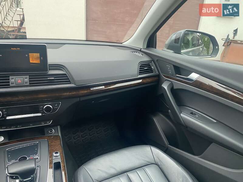 Позашляховик / Кросовер Audi Q5 2017 в Рівному