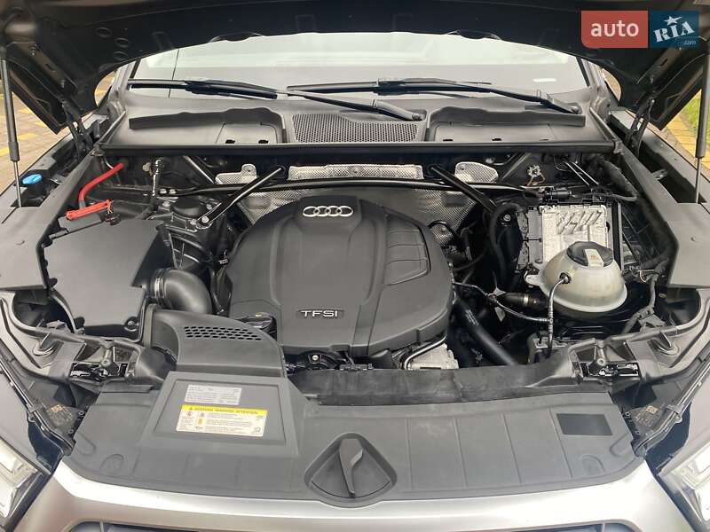 Позашляховик / Кросовер Audi Q5 2017 в Рівному