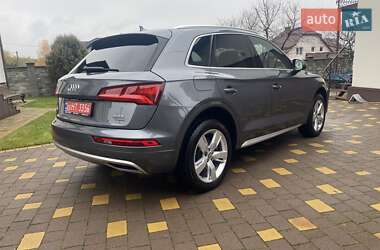 Позашляховик / Кросовер Audi Q5 2017 в Рівному