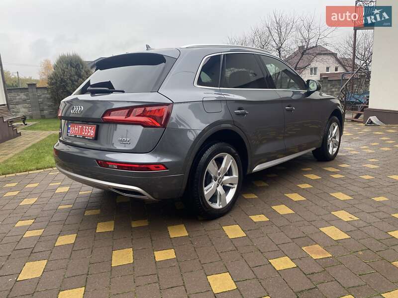 Позашляховик / Кросовер Audi Q5 2017 в Рівному