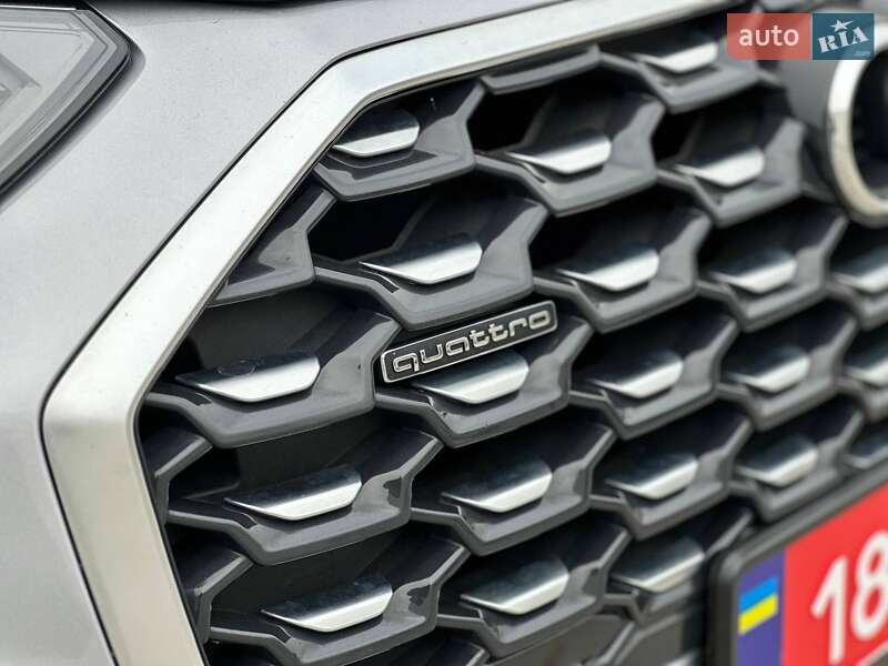 Позашляховик / Кросовер Audi Q5 2021 в Луцьку