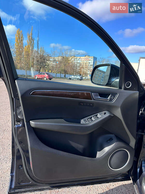 Внедорожник / Кроссовер Audi Q5 2011 в Кривом Роге