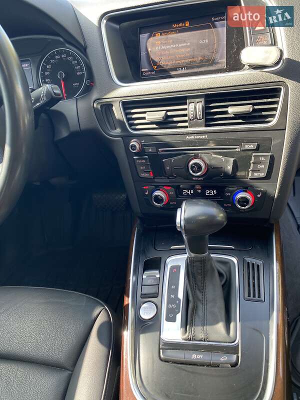 Позашляховик / Кросовер Audi Q5 2015 в Києві