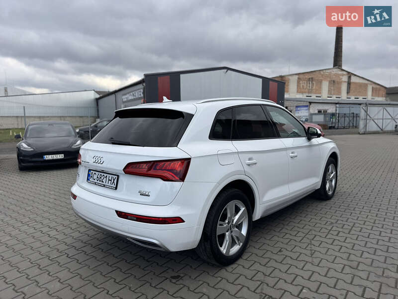 Позашляховик / Кросовер Audi Q5 2017 в Луцьку фото 5 Позашляховик / Кросовер Audi Q5 2017 в Луцьку