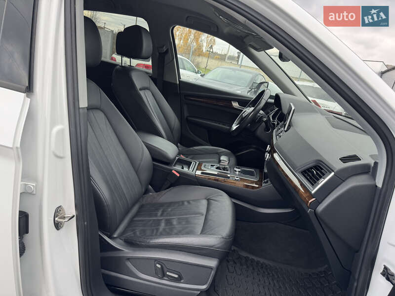 Позашляховик / Кросовер Audi Q5 2017 в Луцьку фото 25 Позашляховик / Кросовер Audi Q5 2017 в Луцьку