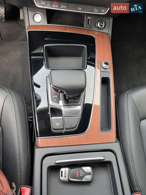 Позашляховик / Кросовер Audi Q5 2021 в Дунаївцях