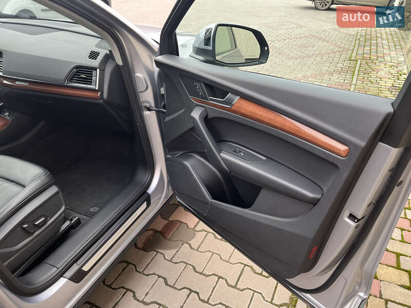 Позашляховик / Кросовер Audi Q5 2021 в Дунаївцях