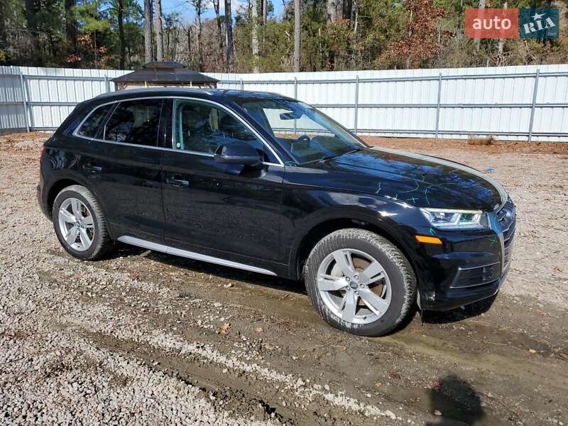 Позашляховик / Кросовер Audi Q5 2017 в Львові