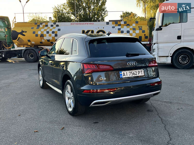 Позашляховик / Кросовер Audi Q5 2017 в Василькові