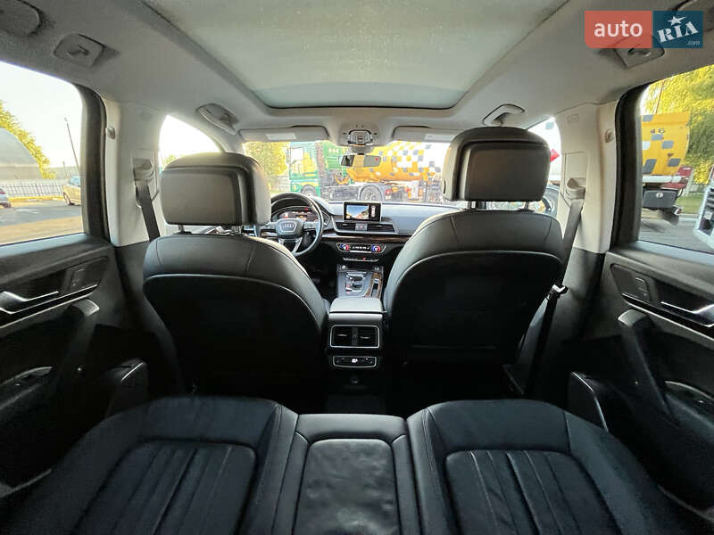 Позашляховик / Кросовер Audi Q5 2017 в Василькові