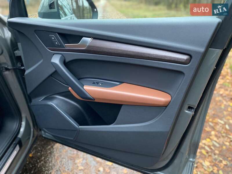 Внедорожник / Кроссовер Audi Q5 2022 в Киеве