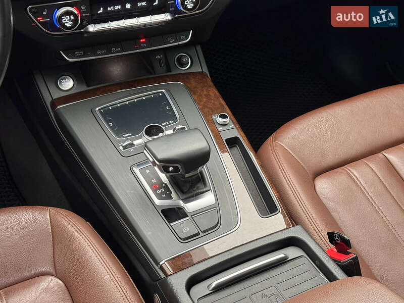 Внедорожник / Кроссовер Audi Q5 2020 в Тернополе