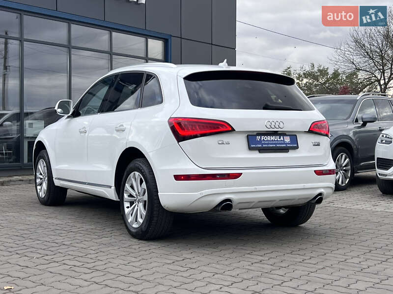 Внедорожник / Кроссовер Audi Q5 2016 в Нововолынске