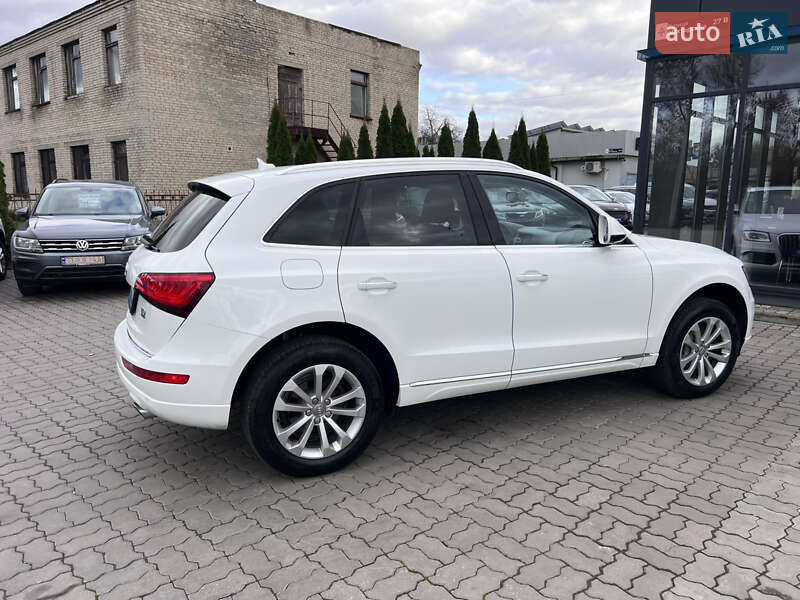 Внедорожник / Кроссовер Audi Q5 2016 в Нововолынске