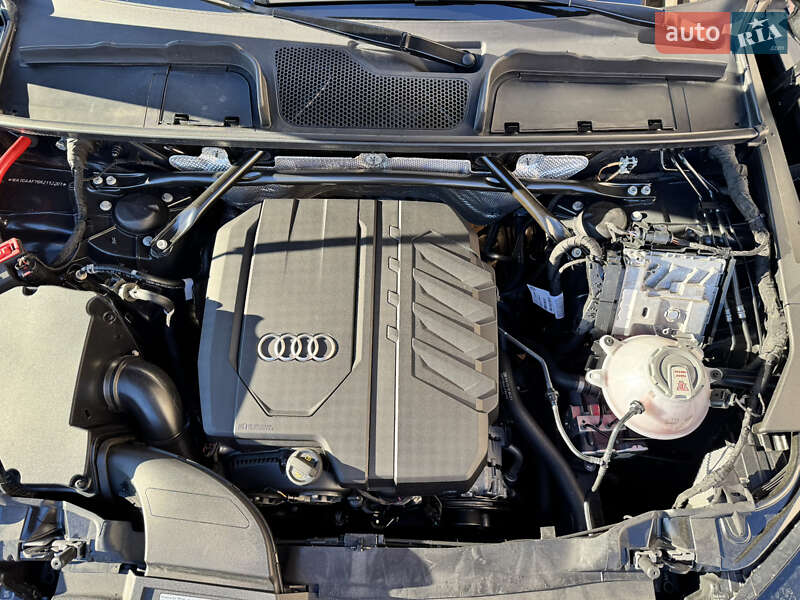 Внедорожник / Кроссовер Audi Q5 2024 в Стрые