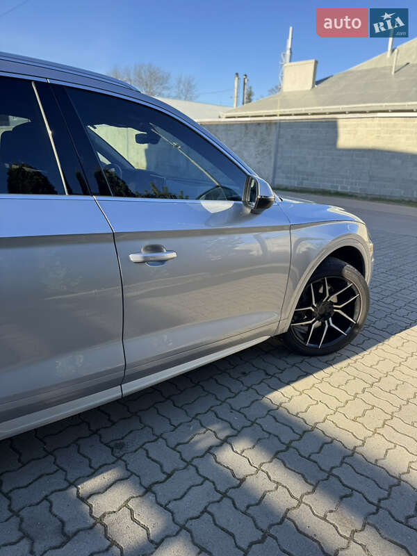 Позашляховик / Кросовер Audi Q5 2018 в Стрию