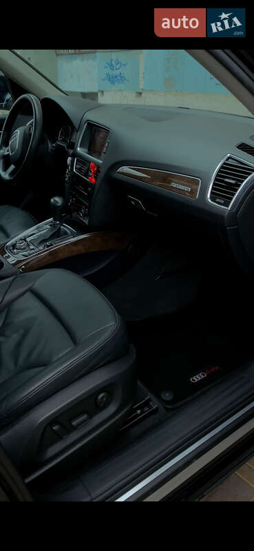 Внедорожник / Кроссовер Audi Q5 2010 в Ивано-Франковске