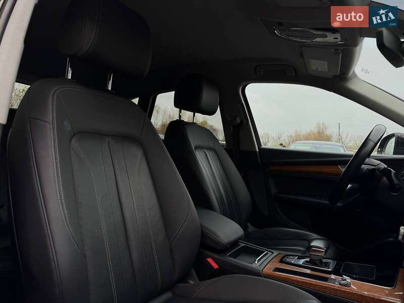 Позашляховик / Кросовер Audi Q5 2020 в Рівному