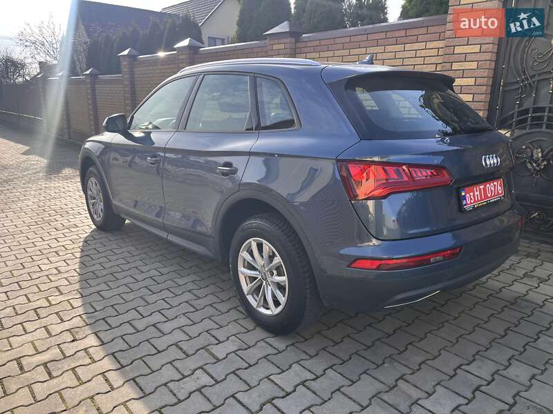 Позашляховик / Кросовер Audi Q5 2018 в Луцьку