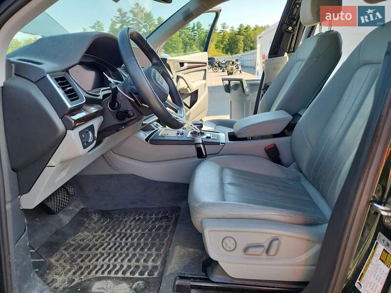 Позашляховик / Кросовер Audi Q5 2020 в Києві