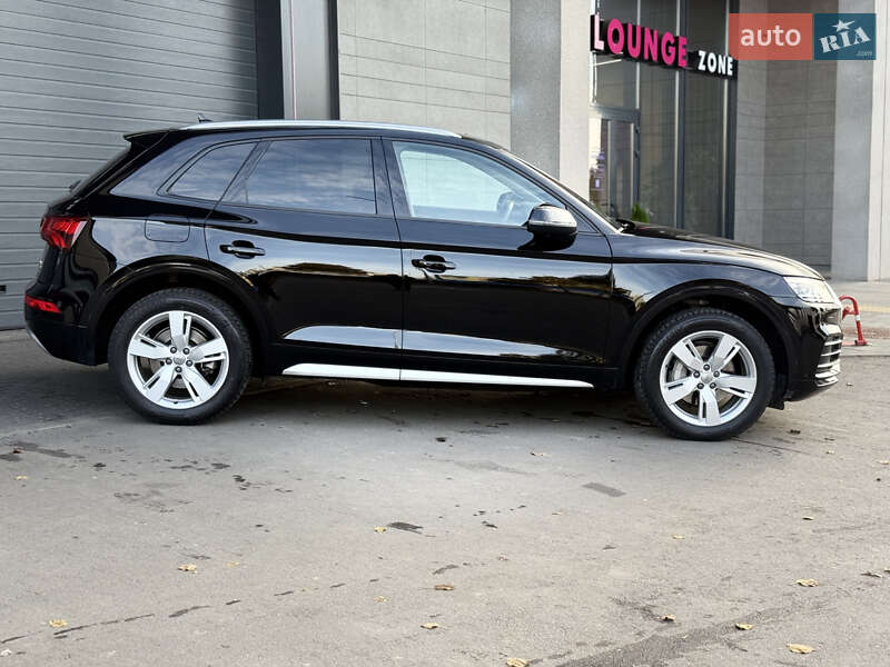 Позашляховик / Кросовер Audi Q5 2017 в Києві