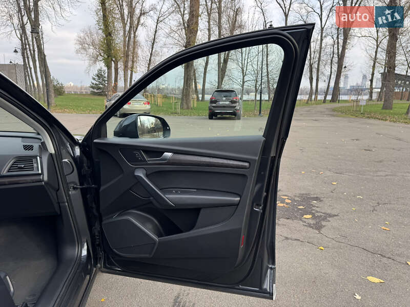 Внедорожник / Кроссовер Audi Q5 2018 в Киеве