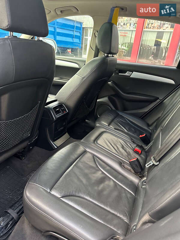 Позашляховик / Кросовер Audi Q5 2011 в Солотвині